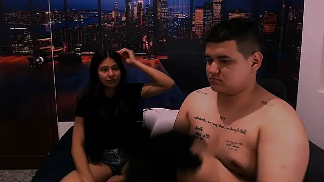 Snapshot of Charly_and_laura chatting on October 2025 07:21:02 PM Charly and laura online show from October 2025 07:21:02 PM