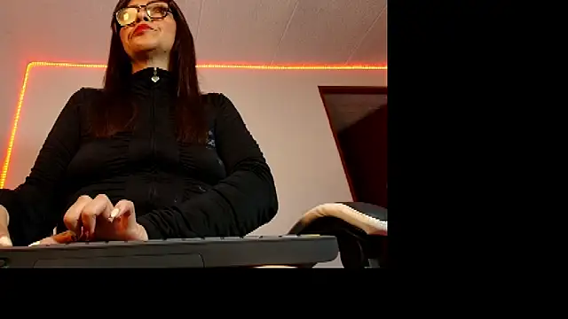 Carol Miss2 online show from September 2025 10:31:01 AM