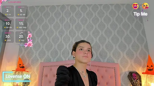 Snapshot of kendallspears_1 chatting on October 2025 03:40:01 AM kendallspears 1 online show from October 2025 03:40:01 AM