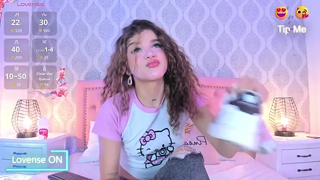 Snapshot of kendallspears_1 chatting on November 2025 03:50:02 AM kendallspears 1 online show from November 2025 03:50:02 AM