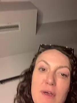 sexybriiiixoxo online show from December 2025 12:40:01 AM