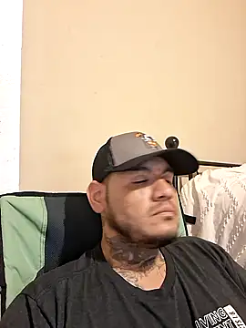 itsJrivera24 online show from October 2025 04:13:02 PM