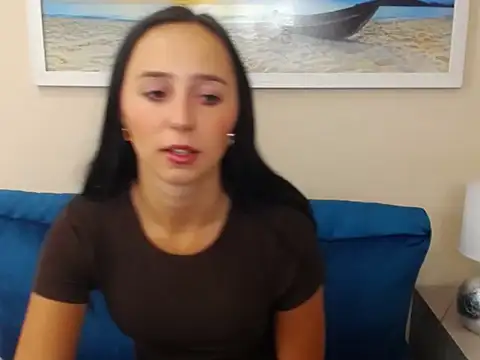 Snapshot of LuisaLive chatting on October 2025 06:12:02 AM LuisaLive online show from October 2025 06:12:02 AM