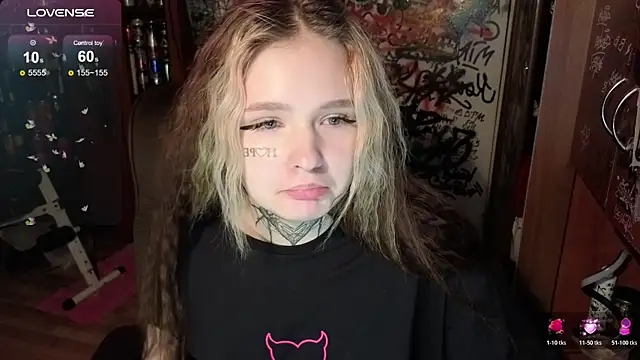 Snapshot of Liaaa_Li chatting on October 2025 02:17:02 AM Liaaa Li online show from October 2025 02:17:02 AM