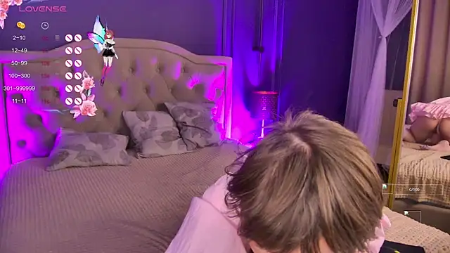 Lilly Stark online show from October 2025 06:44:01 AM