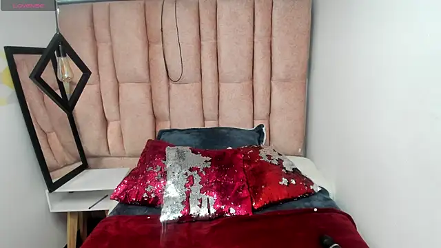 Snapshot of Issa_Milf__ chatting on April 2026 01:27:02 PM Issa Milf online show from April 2026 01:27:02 PM