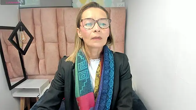Snapshot of Issa_Milf__ chatting on May 2026 02:22:01 PM Issa Milf online show from May 2026 02:22:01 PM