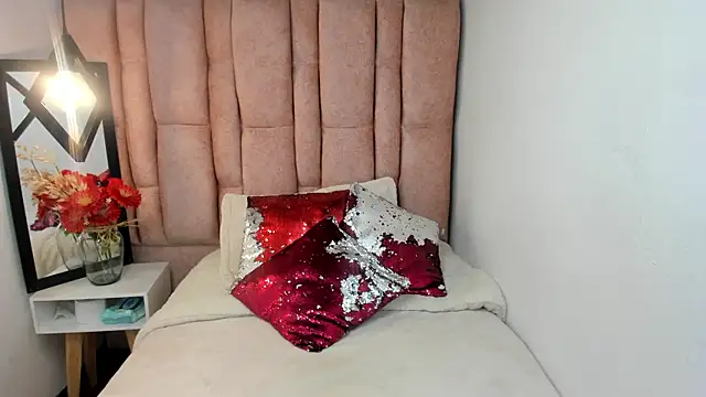 Snapshot of Issa_Milf__ chatting on July 2026 04:02:02 PM Issa Milf online show from July 2026 04:02:02 PM