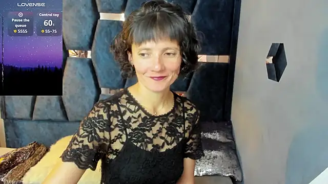 Valery More   online show from October 2025 07:44:01 PM