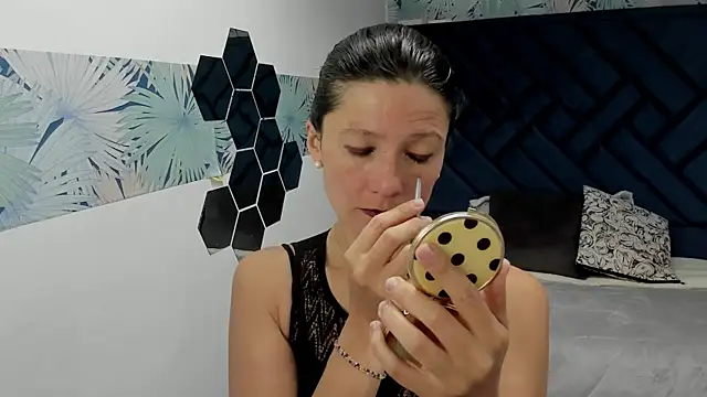 Valery More   online show from November 2025 12:16:01 PM