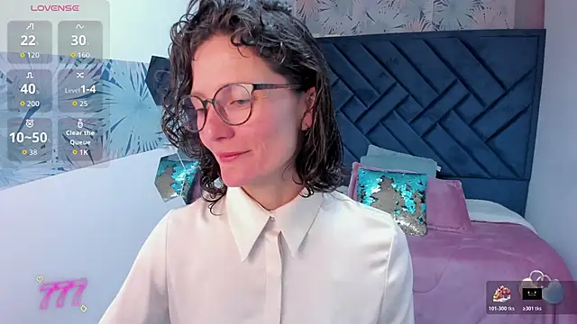 Snapshot of Valery_More__ chatting on May 2026 12:11:02 PM Valery More online show from May 2026 12:11:02 PM