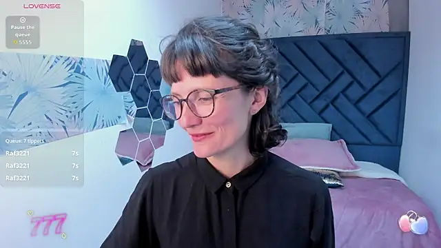 Snapshot of Valery_More__ chatting on May 2026 11:55:01 PM Valery More online show from May 2026 11:55:01 PM