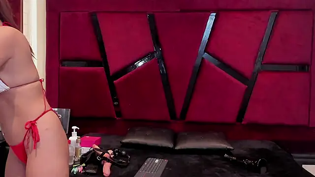 Snapshot of AmbarMonroe chatting on November 2025 11:31:01 AM AmbarMonroe online show from November 2025 11:31:01 AM