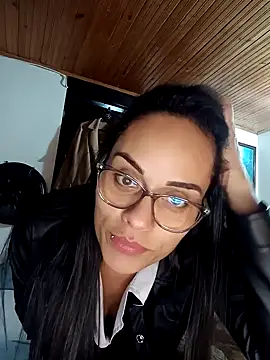 Snapshot of QueenBDSM chatting on October 2025 12:33:02 AM QueenBDSM online show from October 2025 12:33:02 AM