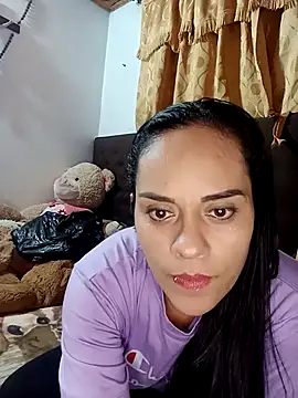 Snapshot of QueenBDSM chatting on October 2025 01:09:02 AM QueenBDSM online show from October 2025 01:09:02 AM