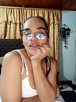 Snapshot of QueenBDSM chatting on October 2025 02:15:01 AM QueenBDSM online show from October 2025 02:15:01 AM