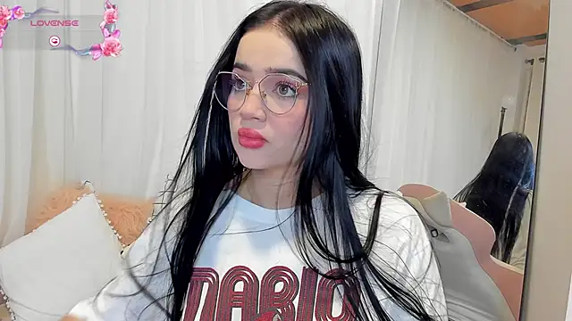 Snapshot of _miasophie_ chatting on October 2025 02:21:02 AM miasophie online show from October 2025 02:21:02 AM