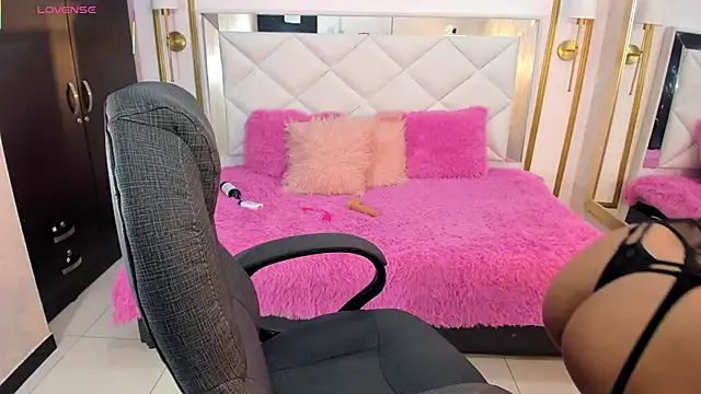 Snapshot of i_kristi chatting on October 2025 07:47:01 PM i kristi online show from October 2025 07:47:01 PM