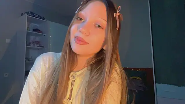 EmiIyKitty online show from October 2025 08:04:01 PM