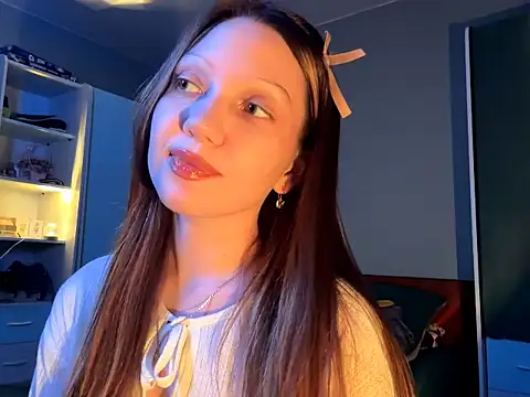 EmiIyKitty online show from October 2025 07:58:02 PM