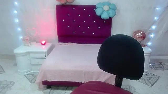 Snapshot of SaharaJohson chatting on October 2025 03:39:02 AM SaharaJohson online show from October 2025 03:39:02 AM