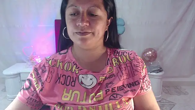 Snapshot of SaharaJohson chatting on October 2025 04:47:01 AM SaharaJohson online show from October 2025 04:47:01 AM