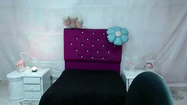 Snapshot of SaharaJohson chatting on November 2025 03:50:02 AM SaharaJohson online show from November 2025 03:50:02 AM