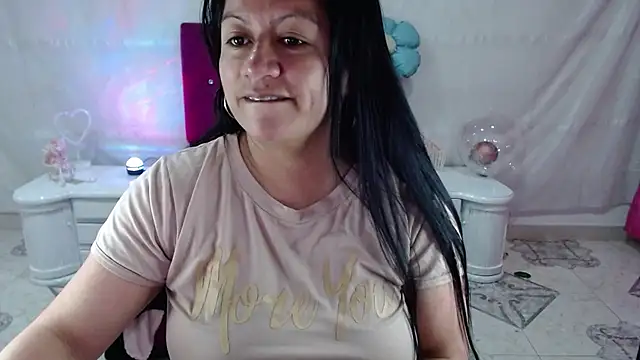 Snapshot of SaharaJohson chatting on November 2025 06:58:02 AM SaharaJohson online show from November 2025 06:58:02 AM