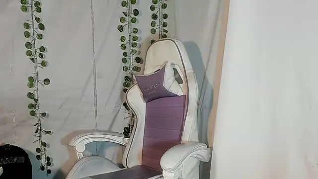 NathaliaRoosRs online show from November 2025 10:41:02 PM