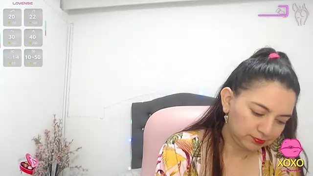 Snapshot of astrolover_ chatting on October 2025 12:10:02 AM astrolover online show from October 2025 12:10:02 AM