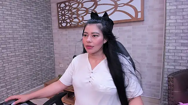 Alisonn Doll online show from October 2025 02:40:02 PM