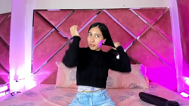 Amelia Rivas online show from October 2025 06:18:01 PM