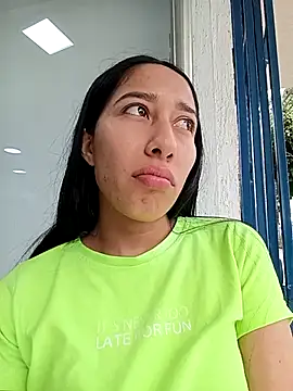 Amelia Rivas online show from November 2025 08:00:01 PM