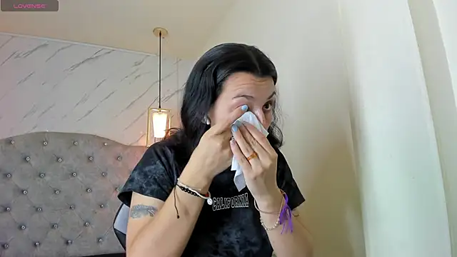 Snapshot of Iris__77 chatting on October 2025 06:38:02 PM Iris 77 online show from October 2025 06:38:02 PM