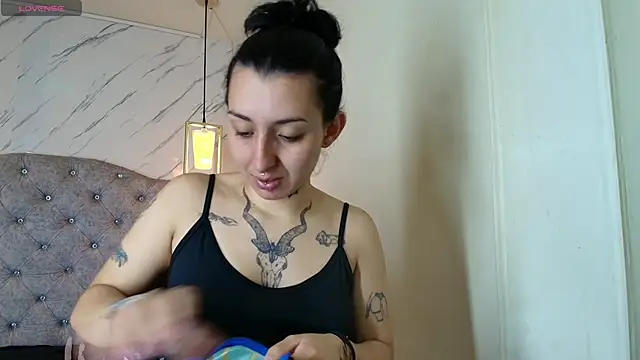 Snapshot of Iris__77 chatting on October 2025 03:55:01 PM Iris 77 online show from October 2025 03:55:01 PM