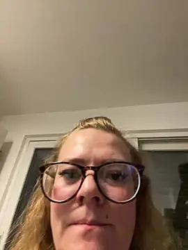 Snapshot of Curvyveri93 chatting on October 2025 08:19:02 PM Curvyveri93 online show from October 2025 08:19:02 PM