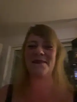 Snapshot of Curvyveri93 chatting on November 2025 12:46:01 AM Curvyveri93 online show from November 2025 12:46:01 AM