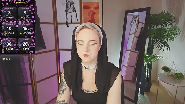 luna son online show from September 2025 10:26:01 PM