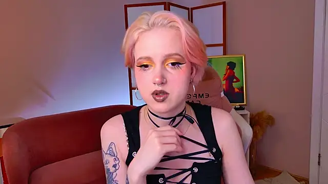 luna son online show from November 2025 09:24:02 PM