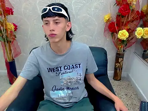 thaigo twink38 online show from October 2025 03:46:02 AM