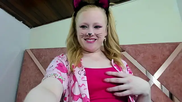 Snapshot of AliceCat_01 chatting on November 2025 03:28:02 AM AliceCat 01 online show from November 2025 03:28:02 AM