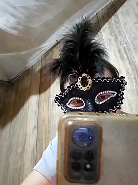 Snapshot of Tuyet_xx chatting on October 2025 01:52:01 PM Tuyet xx online show from October 2025 01:52:01 PM