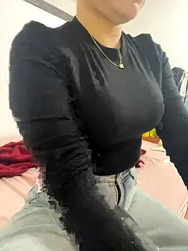 Snapshot of lee_ly chatting on November 2025 02:07:02 PM lee ly online show from November 2025 02:07:02 PM