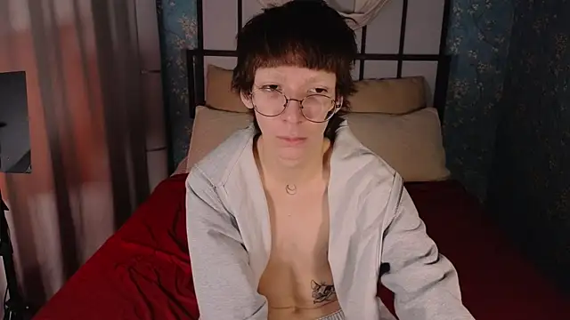 Snapshot of TommieHi chatting on October 2025 12:26:02 PM TommieHi online show from October 2025 12:26:02 PM