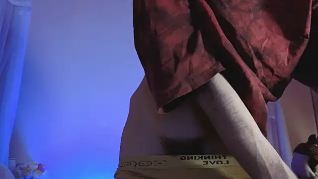 Snapshot of TommieHi chatting on October 2025 12:27:01 PM TommieHi online show from October 2025 12:27:01 PM