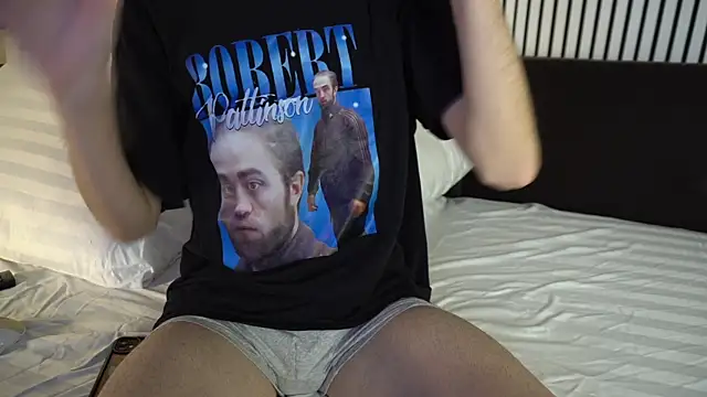 Snapshot of TommieHi chatting on October 2025 05:29:02 AM TommieHi online show from October 2025 05:29:02 AM