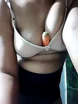 sweetysmita online show from October 2025 08:37:02 PM