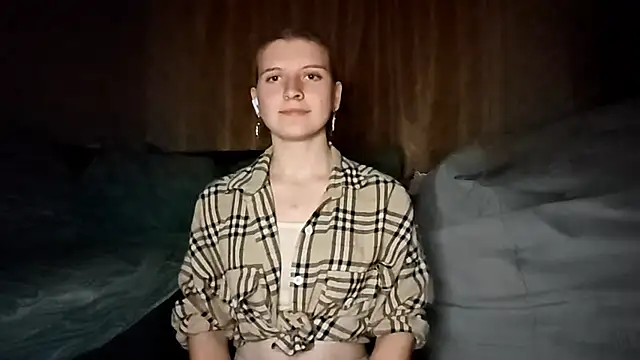 Snapshot of LynteriLain chatting on October 2025 08:26:01 PM LynteriLain online show from October 2025 08:26:01 PM