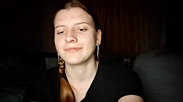 Snapshot of LynteriLain chatting on October 2025 08:37:02 PM LynteriLain online show from October 2025 08:37:02 PM