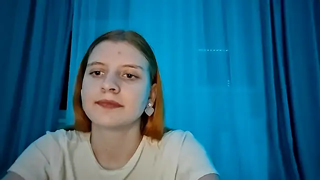 Snapshot of LynteriLain chatting on November 2025 07:37:01 PM LynteriLain online show from November 2025 07:37:01 PM